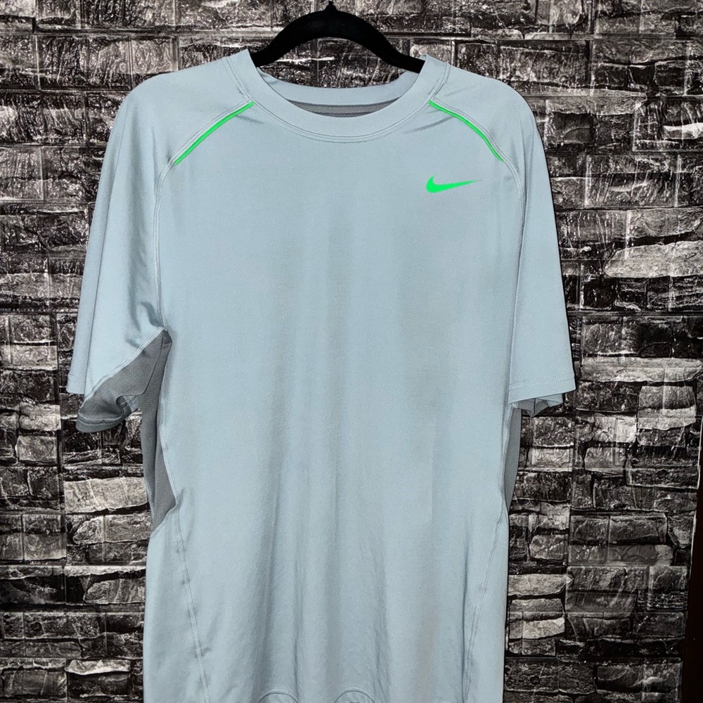 Nike Men's Light Gray Dri- Fit T-Shirt